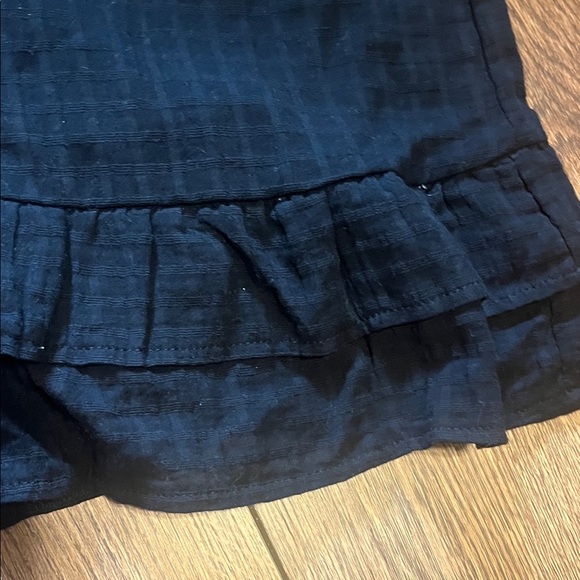 Nerlerolian NWT Black Button-Down Ruffle Top Large - Picture 6 of 7